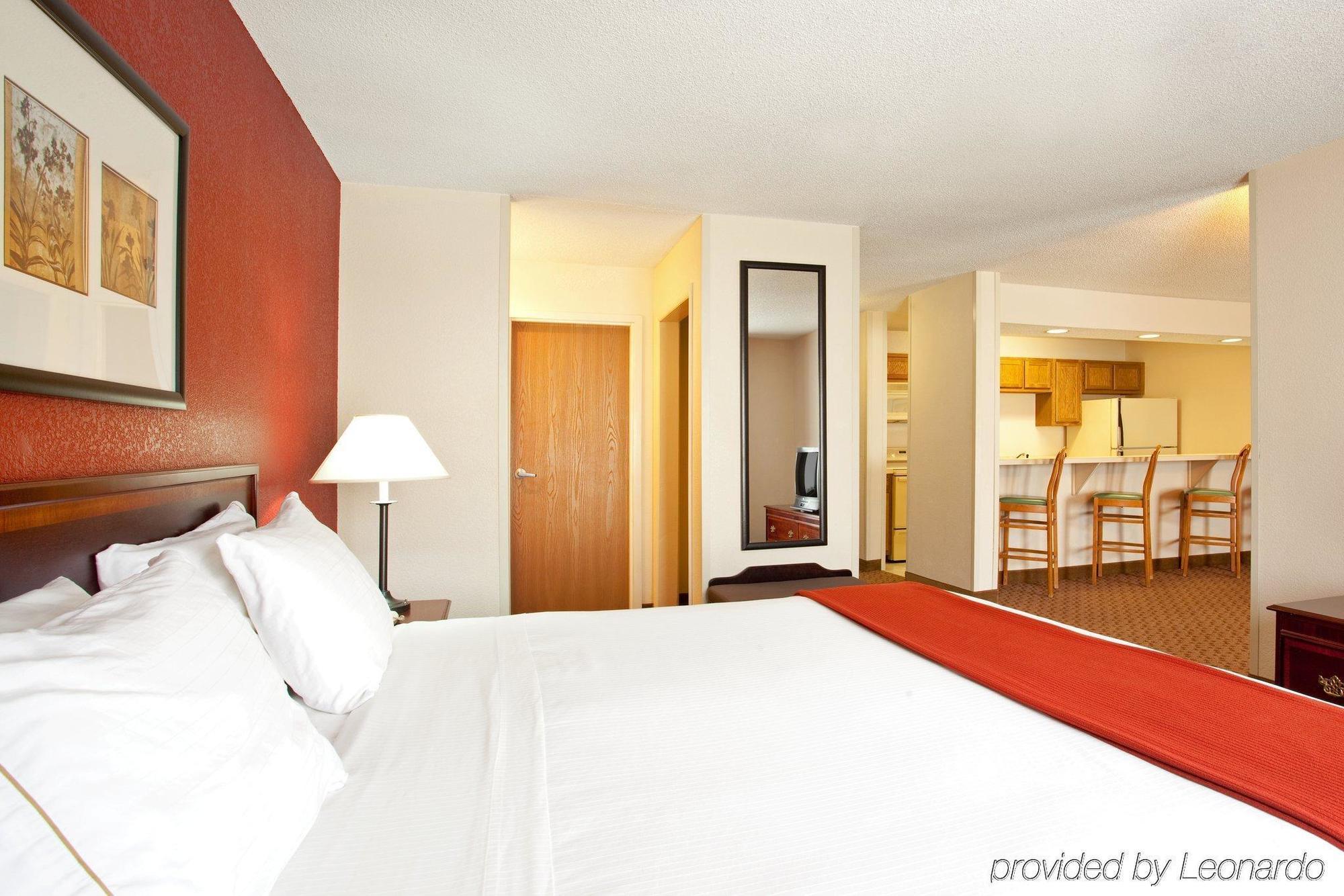 Baymont By Wyndham Merrillville Habitación foto